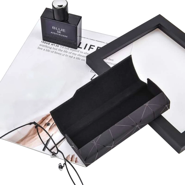 футляр, що відкривається для окулярів