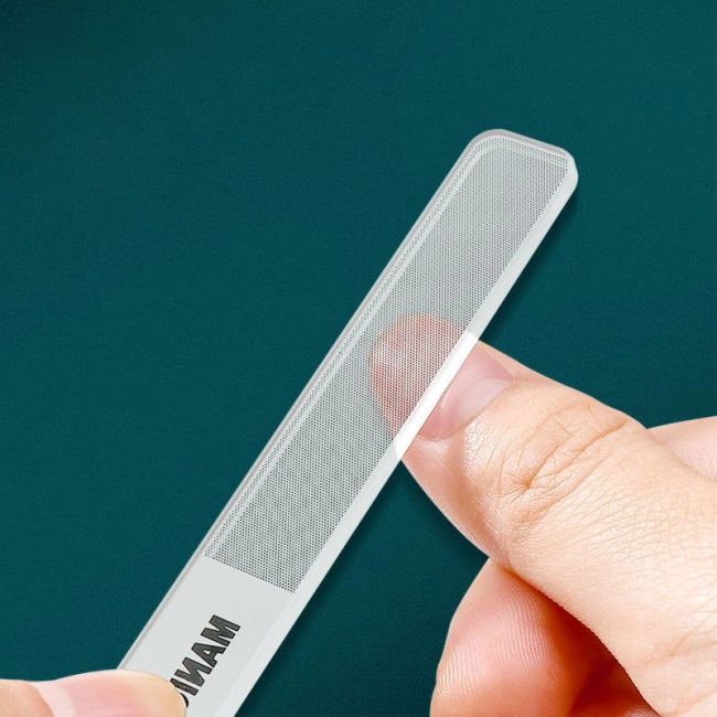 манікюрний набір з кусачками