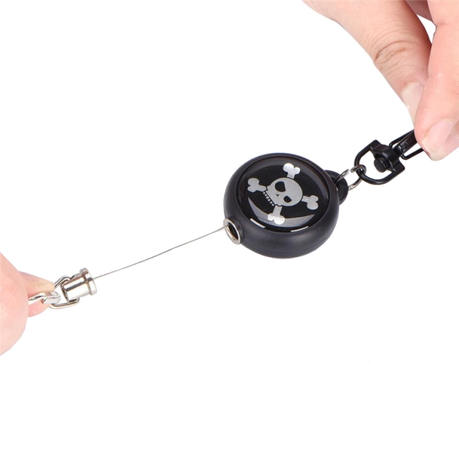 ретрактор з малюнком черепа