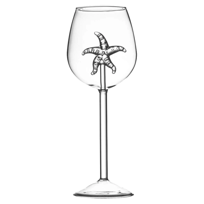 бокал на дне с морской звездой