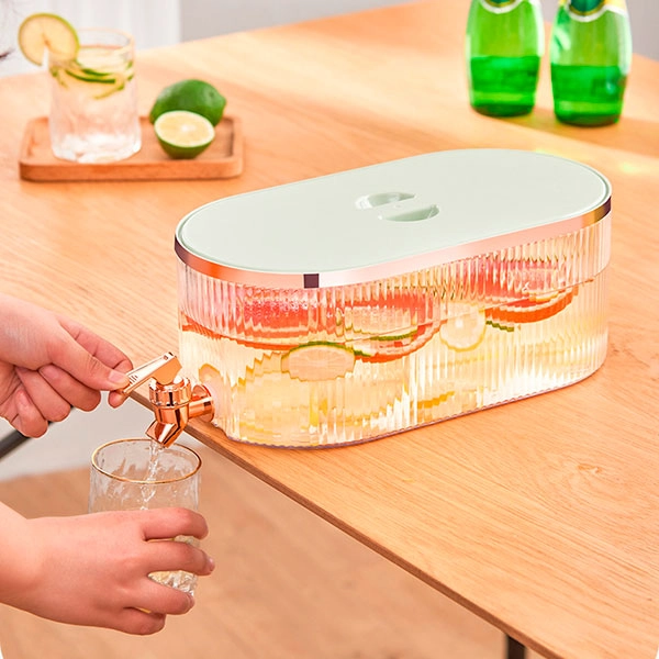 емкость для жидкости с диспенсером