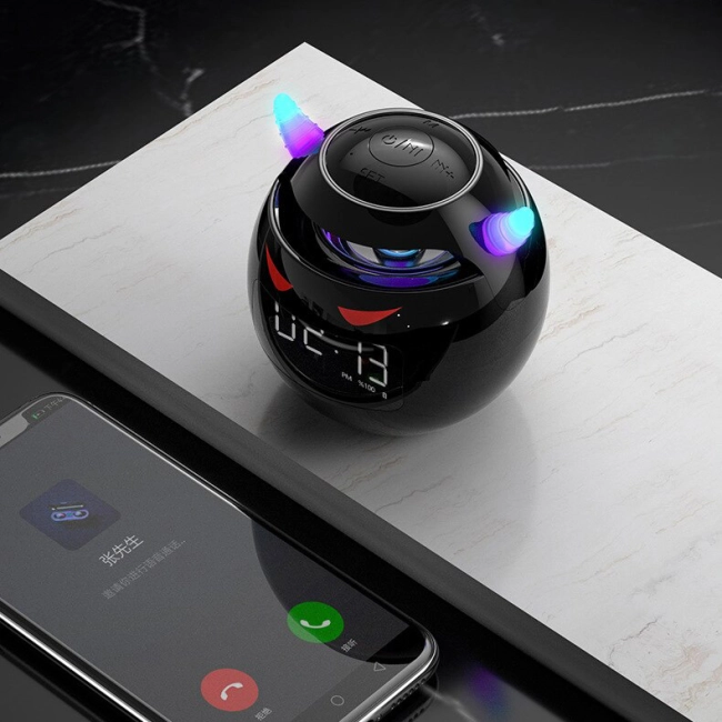 настільний годинник з будильником цифровий