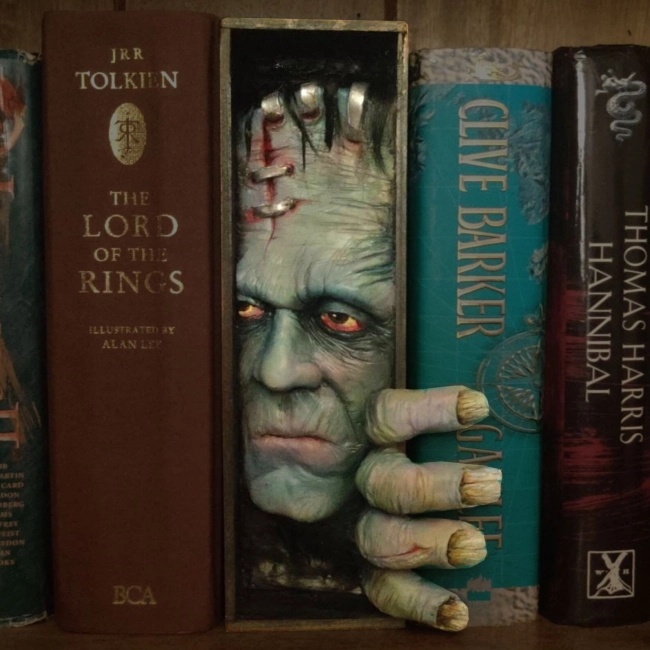книжковий тримач франкенштейн