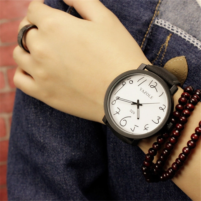 часы наручные с кварцевым механизмом и ремешком