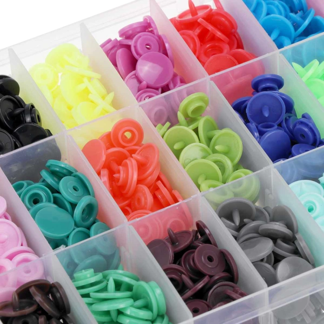 інструменти для встановлення кнопок на одяг