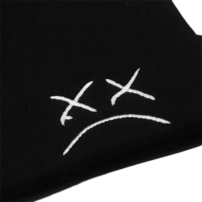 шапка-бини с вышивкой