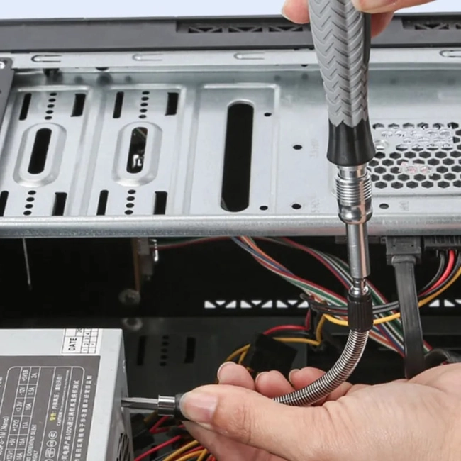 набір викрутка з бітами