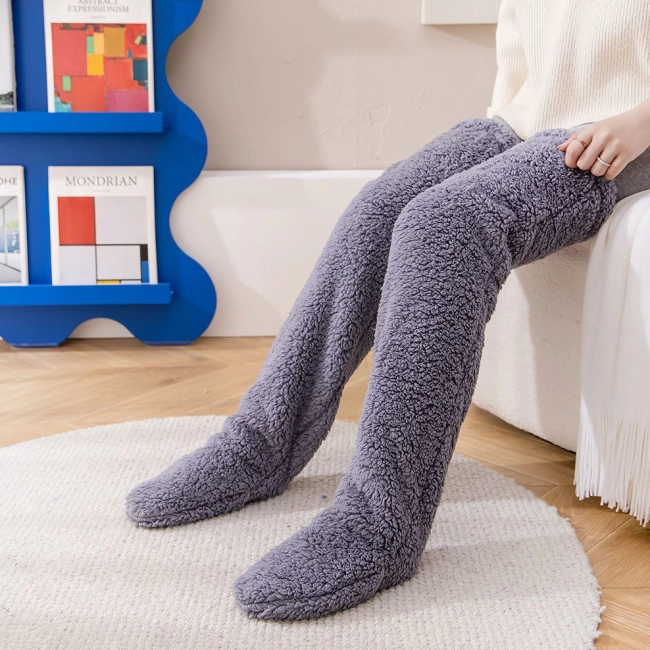 Капці вище коліна