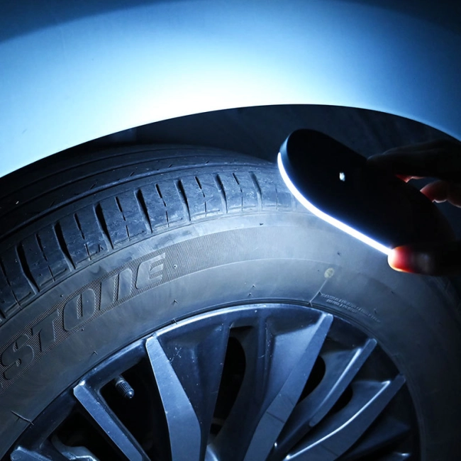 Світильник у салон машини