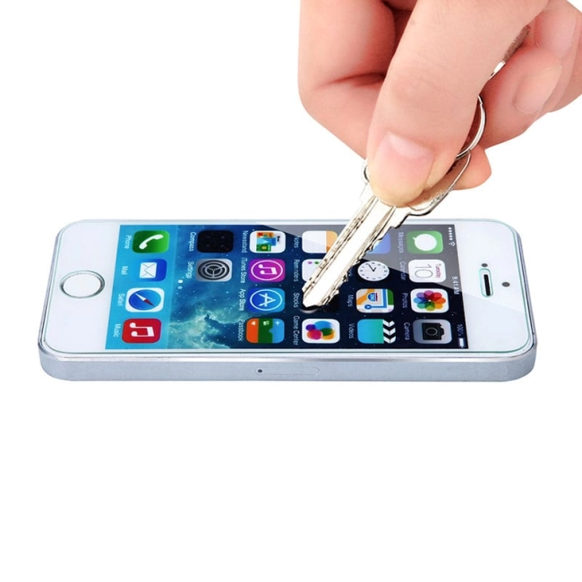 защитное стекло на iPhone 5