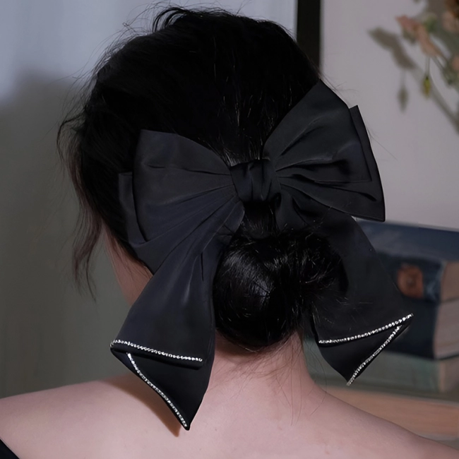 Купити шпильку у вигляді банта