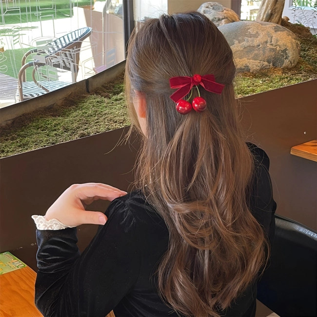 Шпильки у вигляді вишні