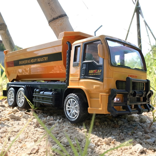 Самосвал на пульте управления