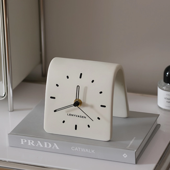 Настільний керамічний годинник