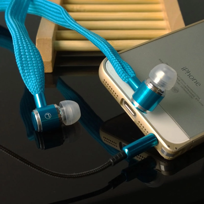 навушники з шнурком