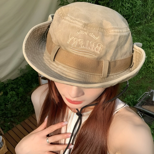 Жіноча панама із зав'язками