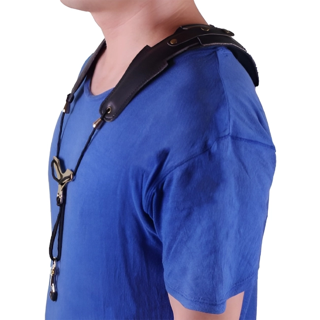 Ремінь для саксофона на плечі