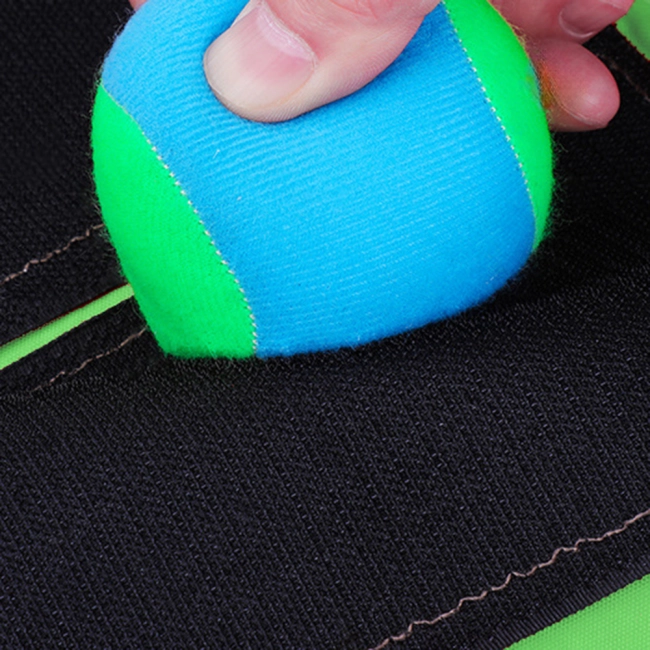 игра с липкими мячиками