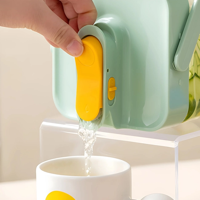 пластикова пляшка для пікніка