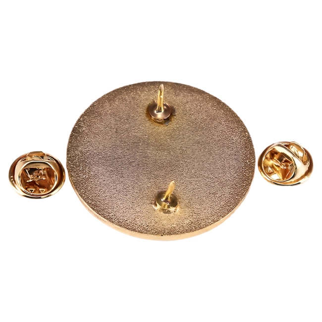 Пин-брошь на одежду