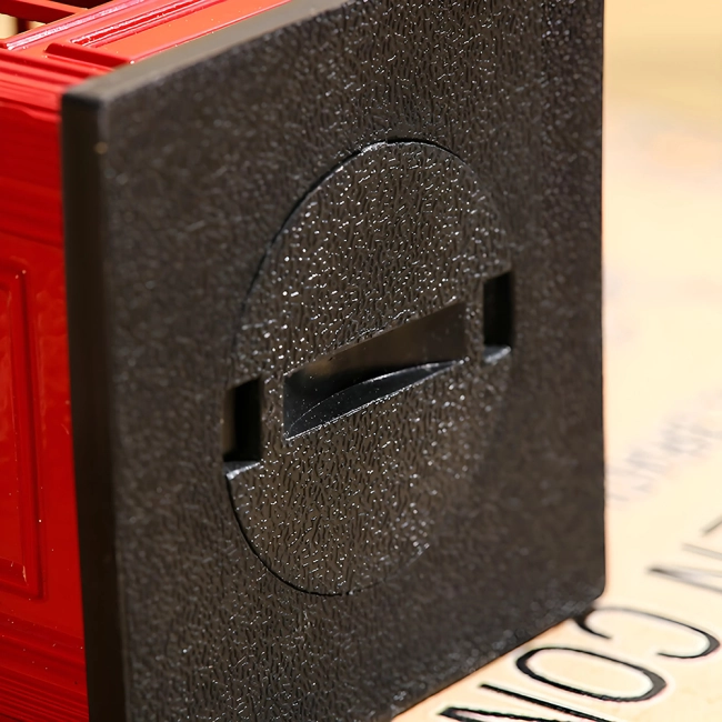 скарбничка у вигляді телефонної будки