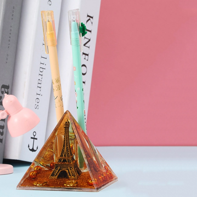 Підставка у вигляді Ейфелевої вежі