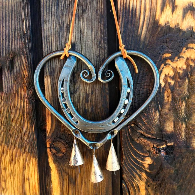 украшение с сердцем на дверь