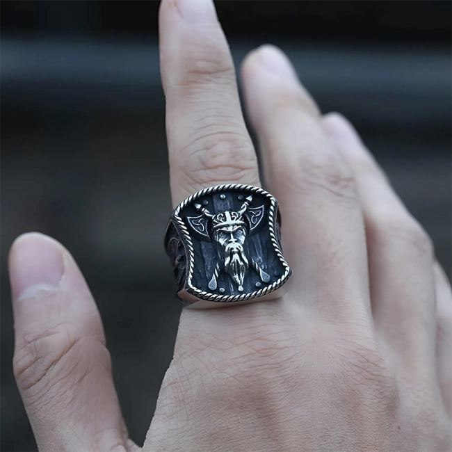 Скандинавское кольцо на палец