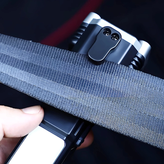 ліхтарик з автомобільним молотком