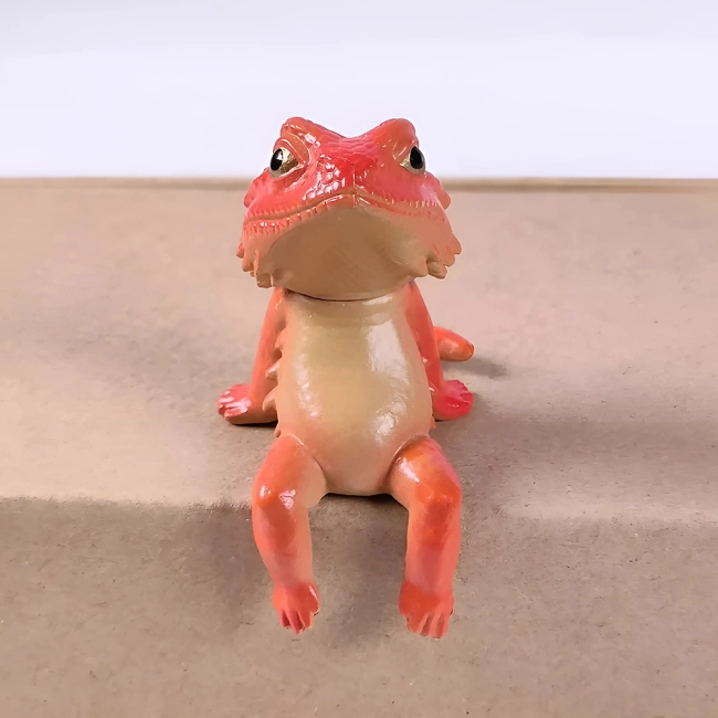 фигурка с ящерицей