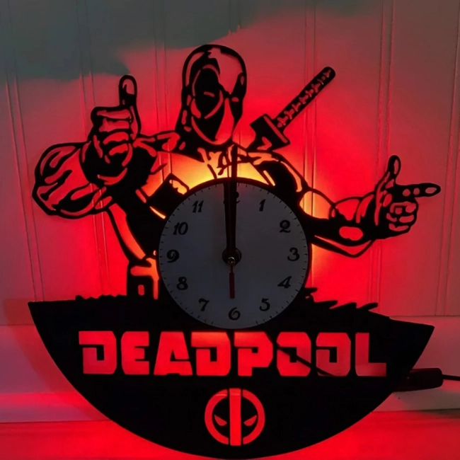 Настенные часы Marvel