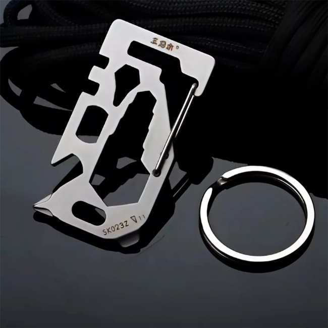 брелок с мультитулом