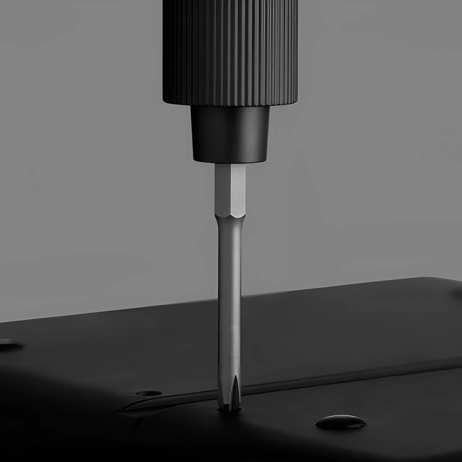 викрутка з комплектом із 24 біт