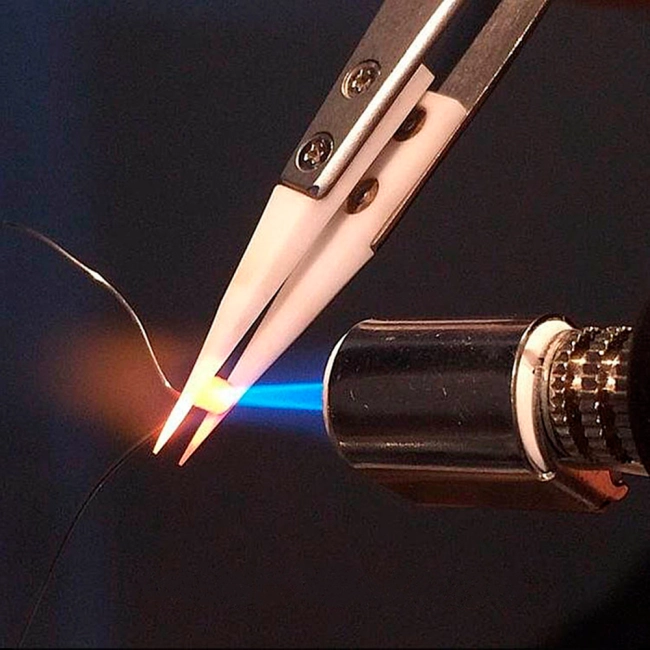 набір із трьох пінцетів