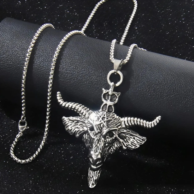 кулон Бафомет