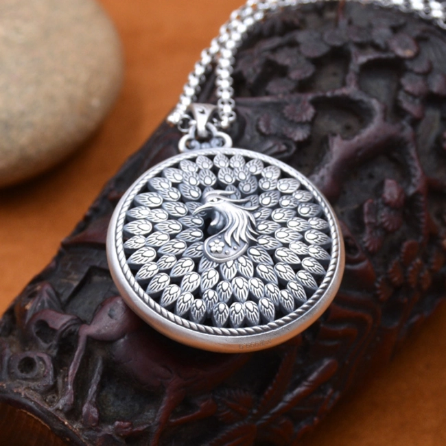 Кулон павлин