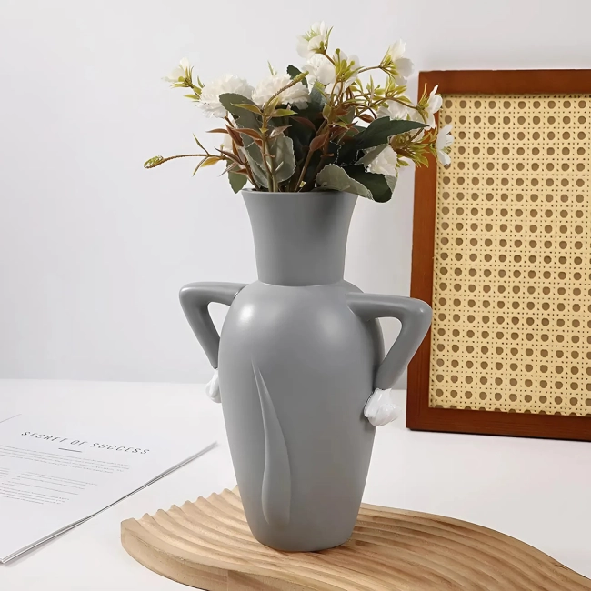 Ваза у вигляді Тома