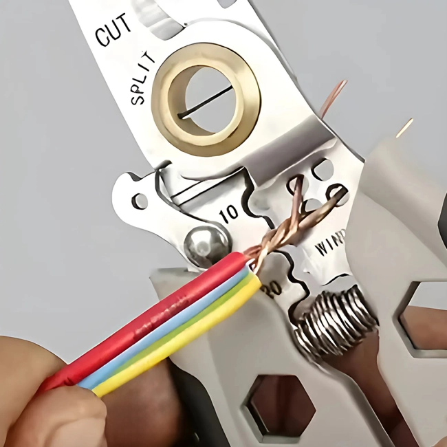 багатофункціональний інструмент для зачищення дротів