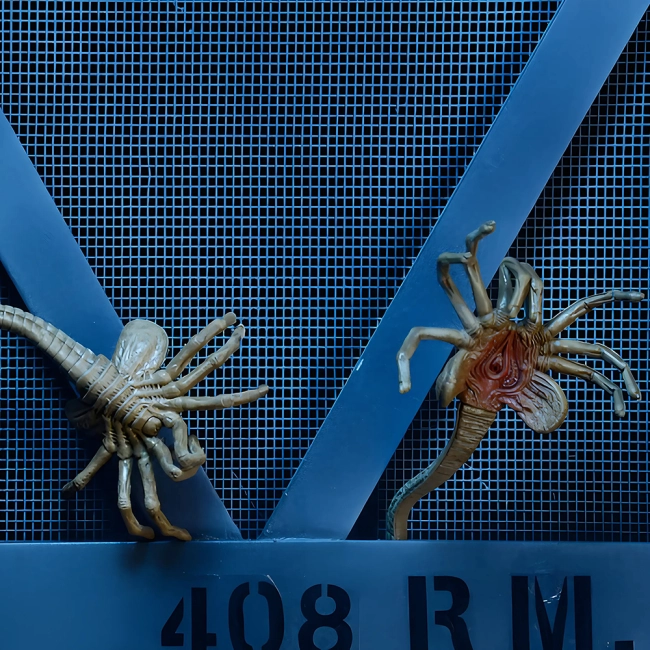 набор фигурок чужих