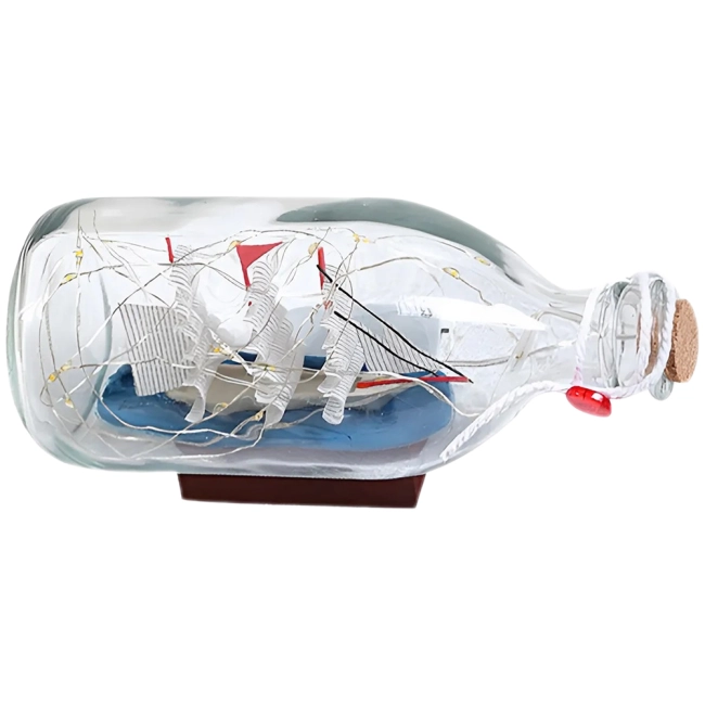 фігурка корабля у пляшці
