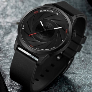 часы с объективом