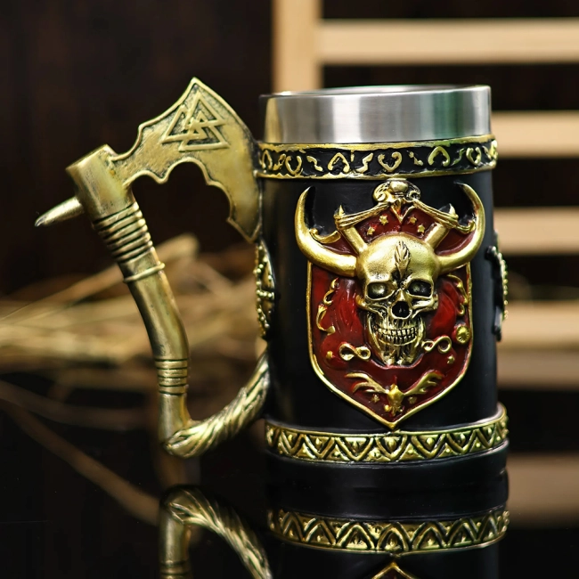 кружка с топором викингов