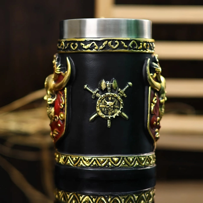 пивная кружка с топором