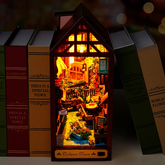 book nook з підсвічуванням