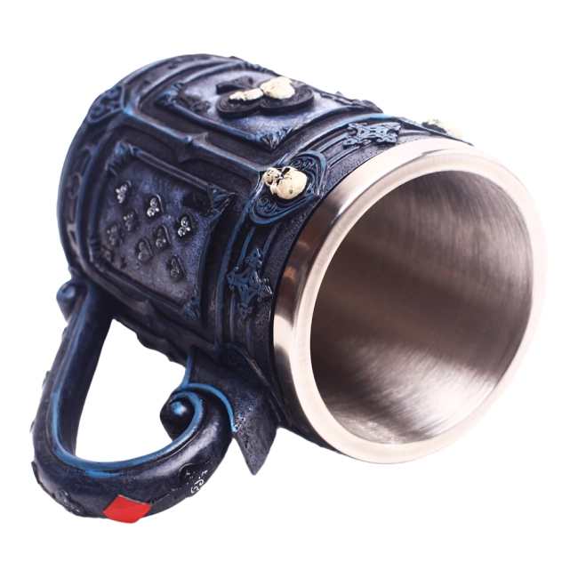 кухоль у вигляді черепів