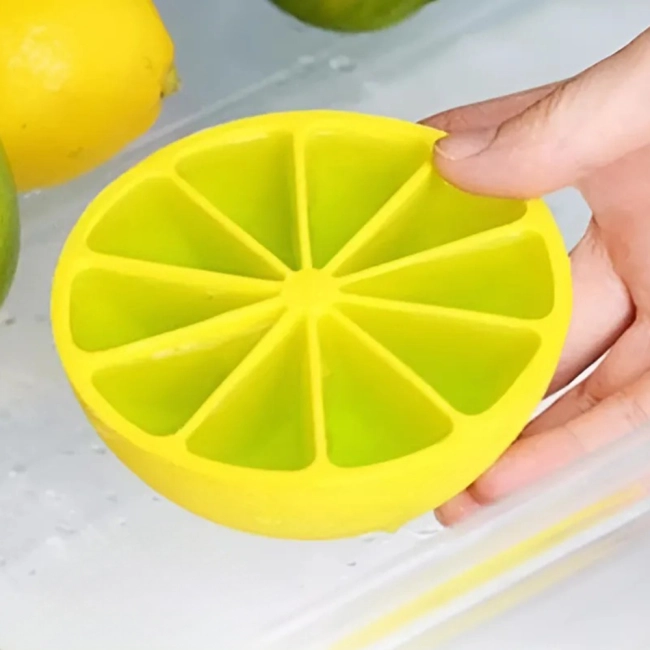 форма з часточками лимона