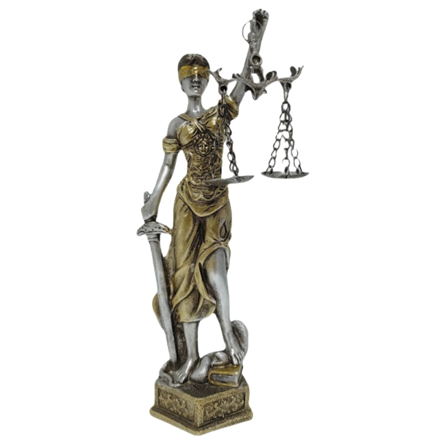 статуетка богині правосуддя