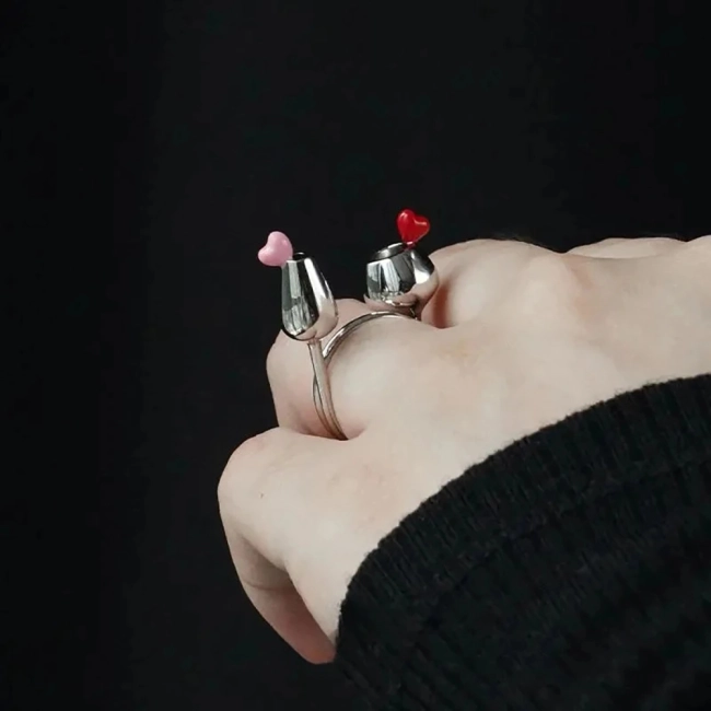 женское кольцо с сердцем