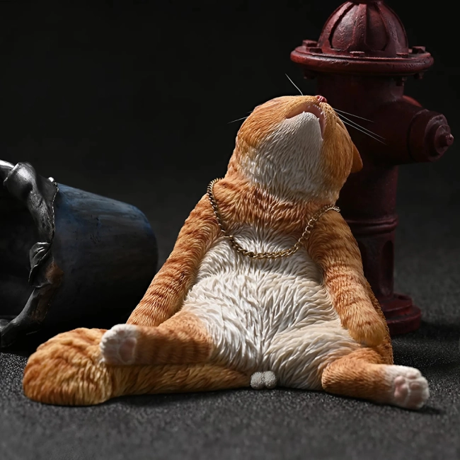 фігурка у формі котика