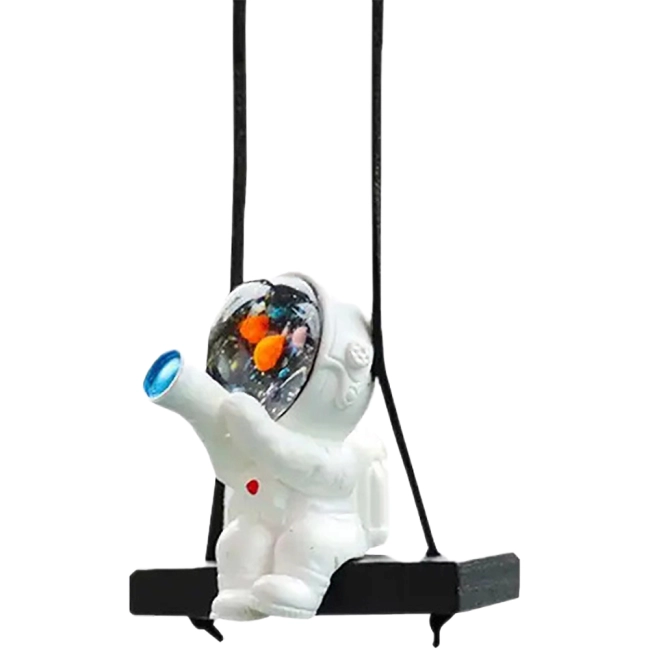 фигурка космонавта